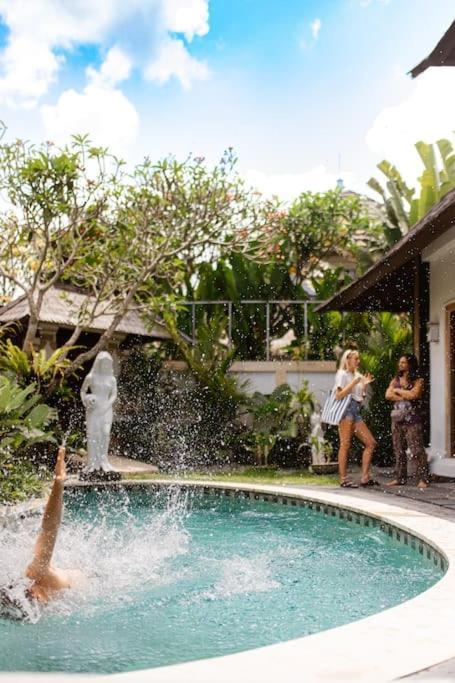 Nelayan Sands Villa *