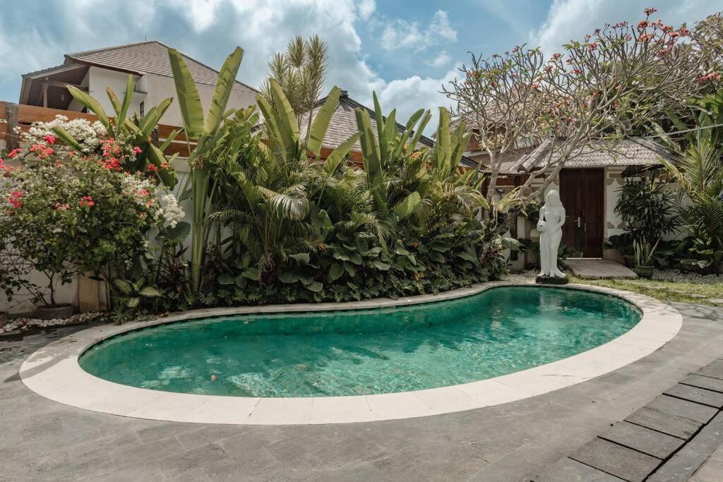Nelayan Sands *